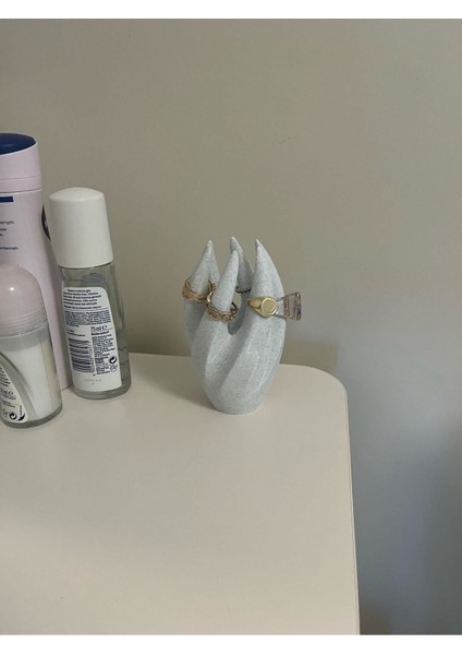 Beyaz Yüzük Tutucu, Şık ve Pratik Takı Düzenleyici fiyatları
