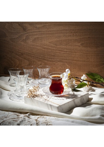 Beyaz 12 Parça Zarif Çay Seti, Şık ve Kullanışlı Tasarım