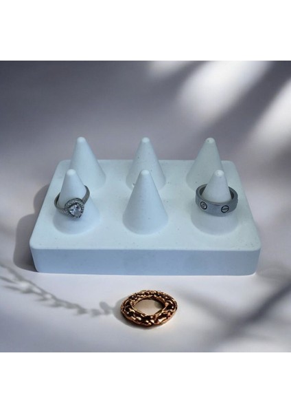 Şık ve Özel Tasarım Yüzük Standı, Takı Düzenleyici, Beyaz Renkli Aksesuar. fırsatları