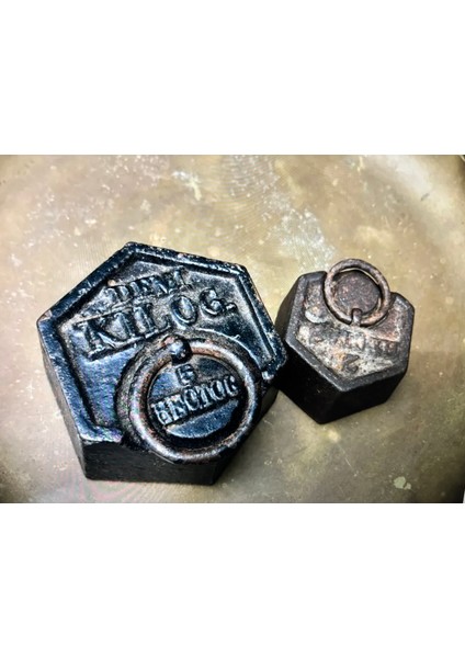Fransız Brevete Terazi Taban Genişliği 36,5 cm Yükseklik 24,5 cm Ağırlıkları ile Beraber