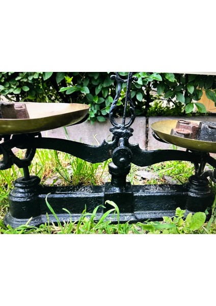 Fransız Brevete Terazi Taban Genişliği 36,5 cm Yükseklik 24,5 cm Ağırlıkları ile Beraber fiyatları