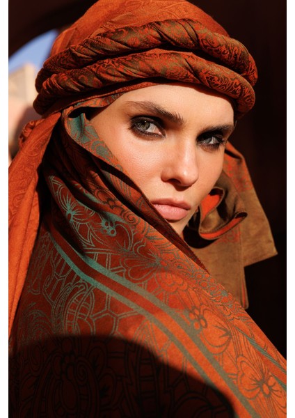 Lavin Desen Çift Taraflı Şal Tarçın-Zümrüt indirimleri