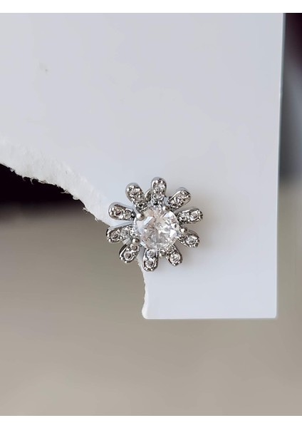 Çiçek Model Kıkırdak Piercing Tragus Helix Gümüş Renk Küpe