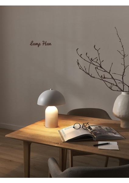 Şık Mantar Tasarımlı Masa ve Gece Lambası, Beyaz Renk