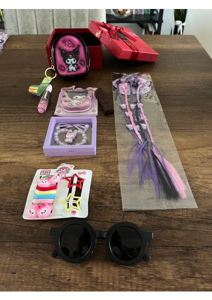 Özel Kutuda 18 Parça Set Sanrio Kuromi Hediye Seti Karne Doğum Günü Bayram Hediyesi
