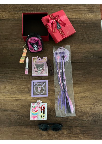 Özel Kutuda 18 Parça Set Sanrio Kuromi Hediye Seti Karne Doğum Günü Bayram Hediyesi fiyatları