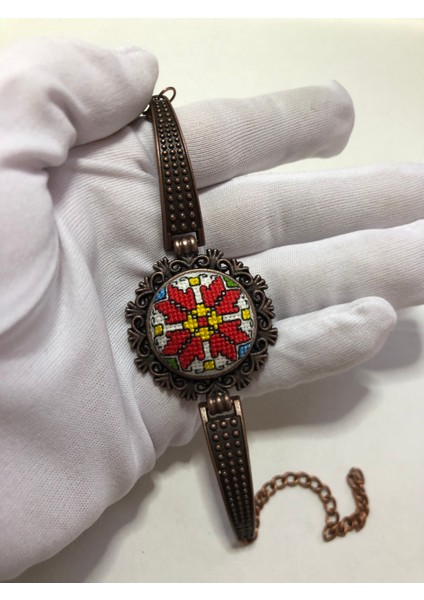 Kanaviçe Işlemeli Bileklik modelleri