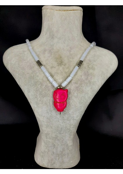 Baykuş Figürlü Doğal Taş Kolye – Pembe Sembol – El Yapımı Özel Tasarım