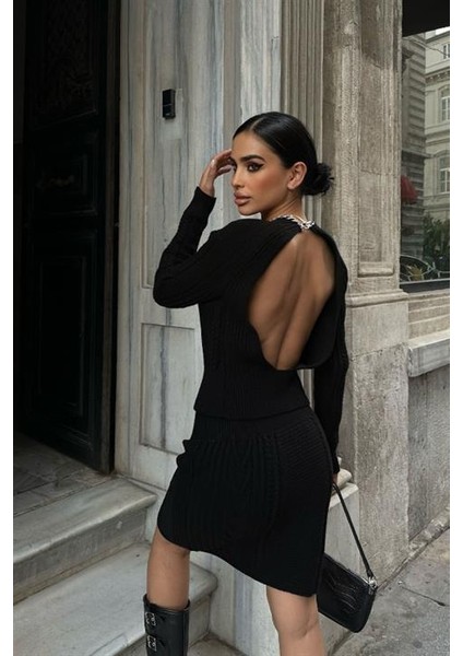 Sırt Dekolteli ve Zincir Detaylı Örme Kadın Etek Bluz Takım ( 2 Parça ) Siyah fiyatları