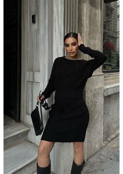 Sırt Dekolteli ve Zincir Detaylı Örme Kadın Etek Bluz Takım ( 2 Parça ) Siyah modelleri