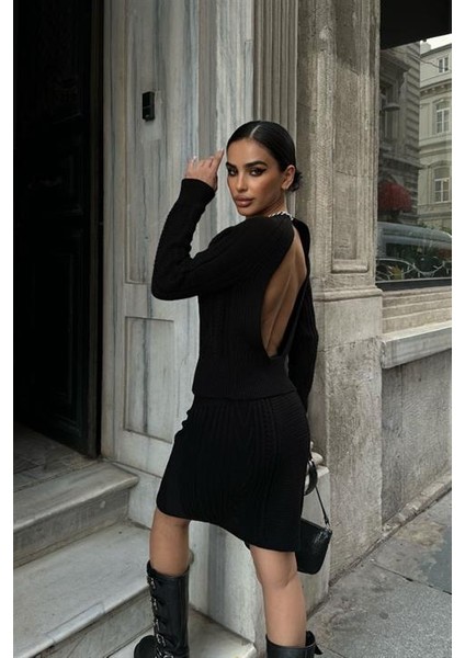 Sırt Dekolteli ve Zincir Detaylı Örme Kadın Etek Bluz Takım ( 2 Parça ) Siyah fırsatları
