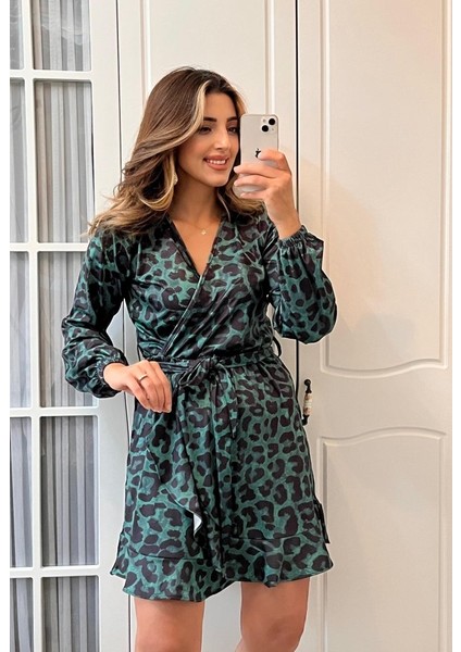 Kadın Uzun Kollu Kruvaze Yaka Belden Kuşaklı Leopar Desenli Dalgıç Elbise