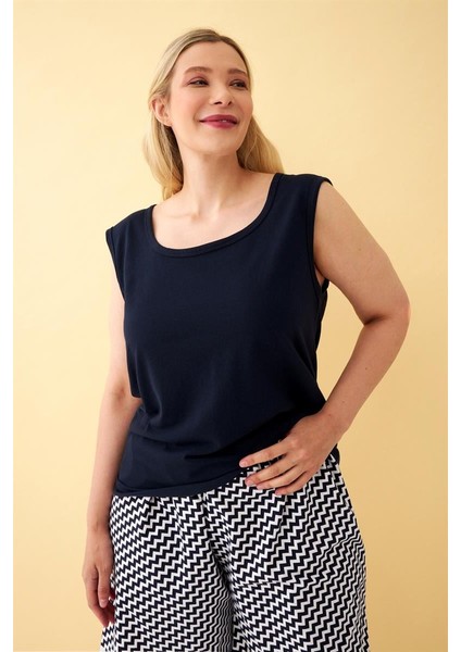 Akbeniz Kadın Lacivert Geometrik Desenli Şortlu Büyük Beden Pijama Takımı fiyatları
