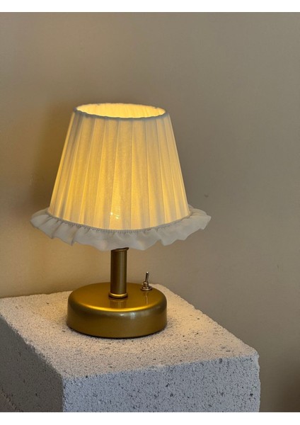 Fırfır Işlemeli Kablosuz Masa Lambası, Alt Eskitme Gold, Krem Renk fiyatları