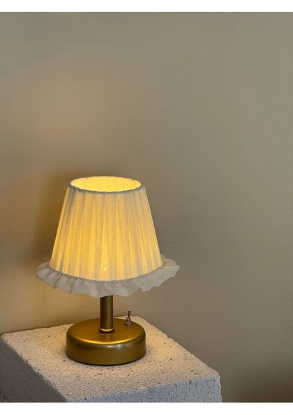 Fırfır Işlemeli Kablosuz Masa Lambası, Alt Eskitme Gold, Krem Renk