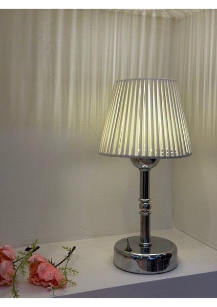 Beyaz Deri Kablosuz Masa Lambası, Şık ve Hafif Tasarım modelleri