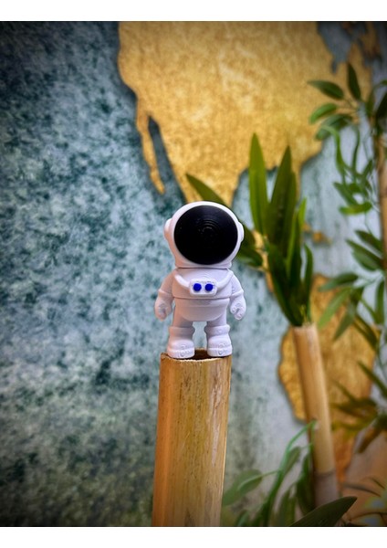 Astronot Oyuncak - Yıldızların Cesur Kaşifi!🧑‍🚀🚀🌌 3D Hareketli Organik Model - Orta Boy