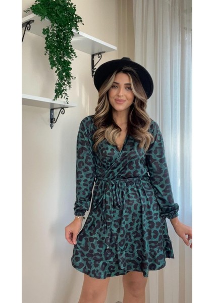 Kadın Uzun Kollu Kruvaze Yaka Belden Kuşaklı Leopar Desenli Dalgıç Elbise