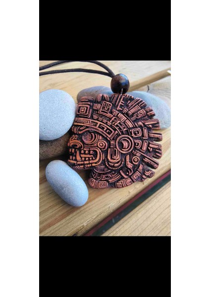 Aztek Yağmur ve Bereket Tanrısı Tlaloc Kolyesi | El Yapımı Nadir Okaliptus Ağacından fırsatları