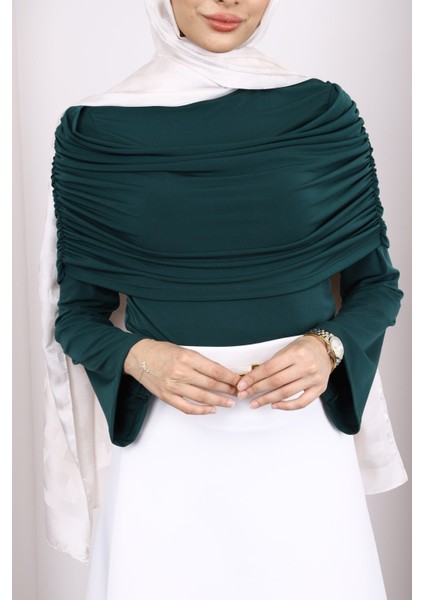 Zümrüt Yeşili Kol Yaka Detaylı Sandy Bluz fırsatları