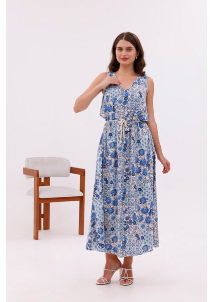 Desenli Viskon Kumaş Bağcıklı Uzun Elbise