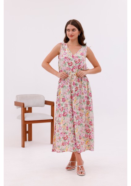 Desenli Viskon Kumaş Bağcıklı Uzun Elbise