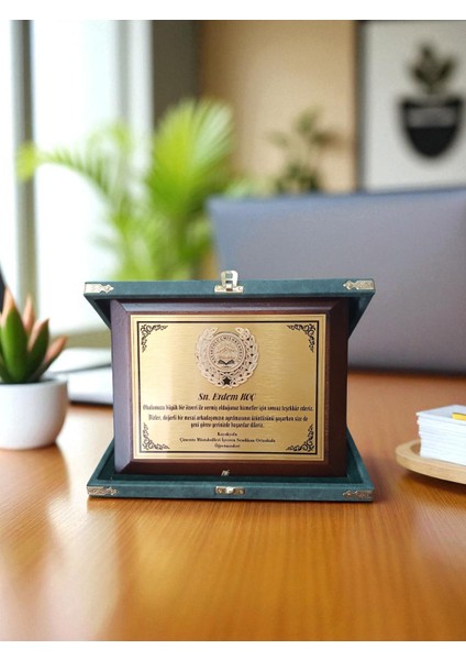 Kişiye Özel Vip Lüks Deri Kulu Ahşap Plaket