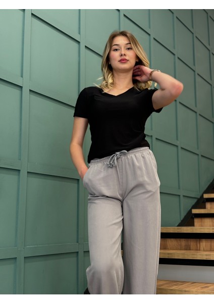 Kadın V Yaka Kısa Kollu Bluz