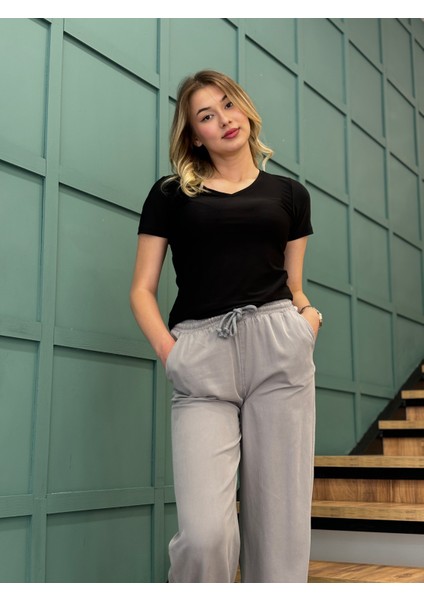 Kadın V Yaka Kısa Kollu Bluz