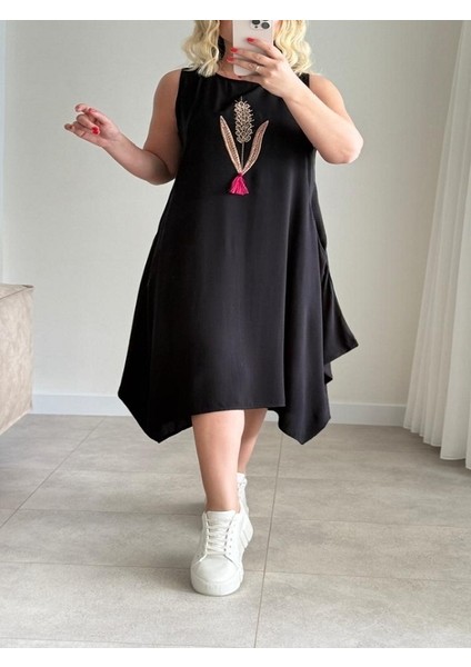 Eteği Asimetrik Kesim Nakışlı Elbise fırsatları