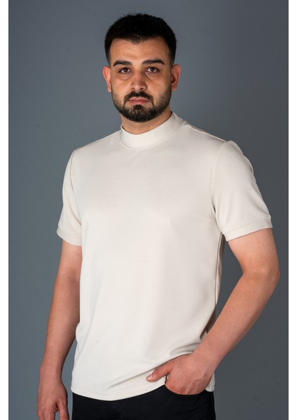 Erkek Bej Yarım Boğazlı Soft T-Shirt
