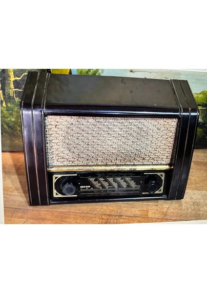 Wega Antika Lambalı Radyo Sorunsuz Çalışır Durumda - 32 cm x 22 cm x 15,5 cm Ölçülerinde fiyatları