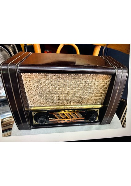 Wega Antika Lambalı Radyo Sorunsuz Çalışır Durumda - 32 cm x 22 cm x 15,5 cm Ölçülerinde modelleri