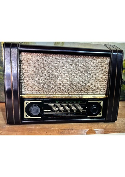 Wega Antika Lambalı Radyo Sorunsuz Çalışır Durumda - 32 cm x 22 cm x 15,5 cm Ölçülerinde