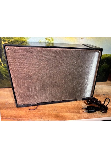Wega Antika Lambalı Radyo Sorunsuz Çalışır Durumda - 32 cm x 22 cm x 15,5 cm Ölçülerinde