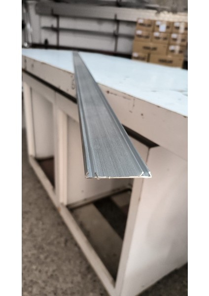 Pkm 80 Alt ve Üst Kapak Uyumlu Alüminyum Gardırop Sürgü Rayı - 250 cm Boy 53 mm Genişlik