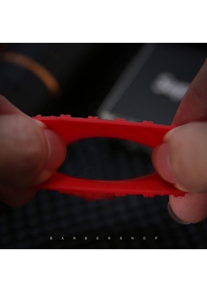 Kırmızı Tıraş Makinesi, Kayma ve Titreşim Azaltıcı, Konforlu Kullanım fırsatları