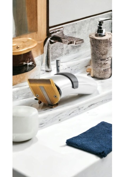 Şarjlı Profesyonel Saç Sakal Kesme ve Tıraş Makinesi Erkek Seti fiyatları