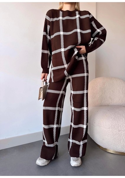 Ekoseli Triko Takım Kahvebeyaz fırsatları