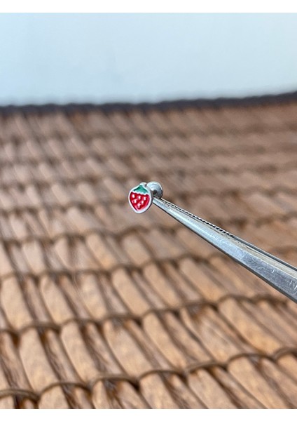 316 L Cerrahi Çelik Mineli Çilek Dudak Kıkırdak Helix Tragus Piercingi 8mm x 1,2mm