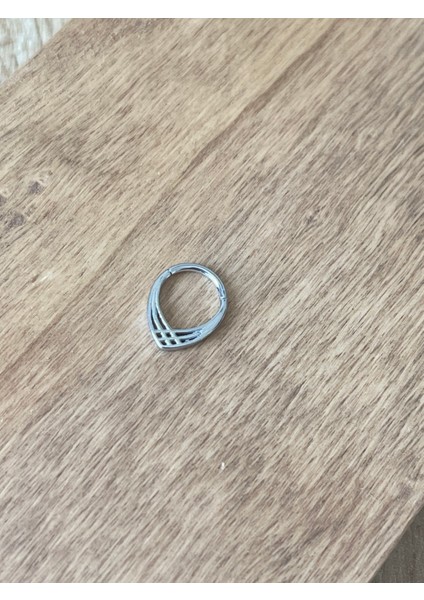 316 L Cerrahi Çelik Halka Piramit Modeli Kilitli Halka Piercing 8mm x 1,2 mm modelleri