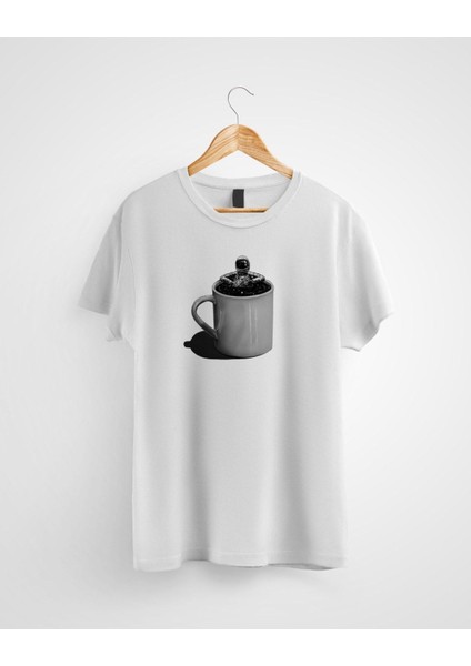 Unisex Beyaz Gezegen Yolculuğuna Bi Kahve Molası Baskılı T-Shirt