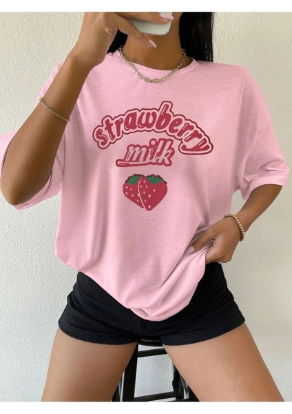 Pembe Strawberry Milk Baskılı Oversize T-Shirt