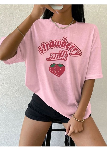 Pembe Strawberry Milk Baskılı Oversize T-Shirt modelleri