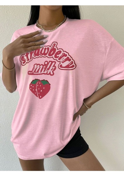 Pembe Strawberry Milk Baskılı Oversize T-Shirt fırsatları
