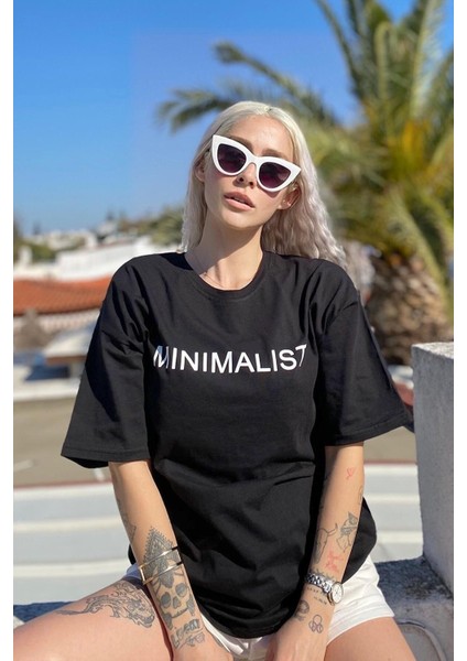 Kadın Siyah Minimalist Baskılı Oversize T-Shirt