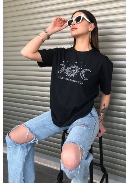 Bisiklet Yaka Siyah Ay Baskılı Oversize T-Shirt