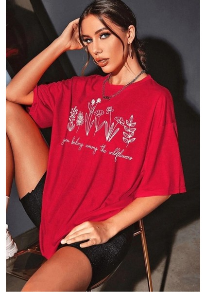 Kadın Kırmızı Wildflowers Baskılı Oversize T-Shirt fiyatları