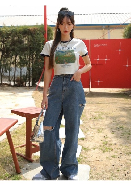 Kadın Sunset Glow Baskılı Yaka Kol Lacivert Crop T-Shirt indirimleri