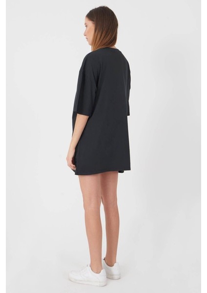 Bunny Baskılı Oversize Unisex T-Shirt fırsatları
